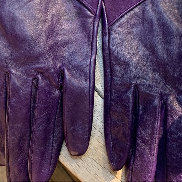 Ladies long purple gloves. Leather, silk lined. Fashion expressions. Size M. NWT - Picture 3 of 10